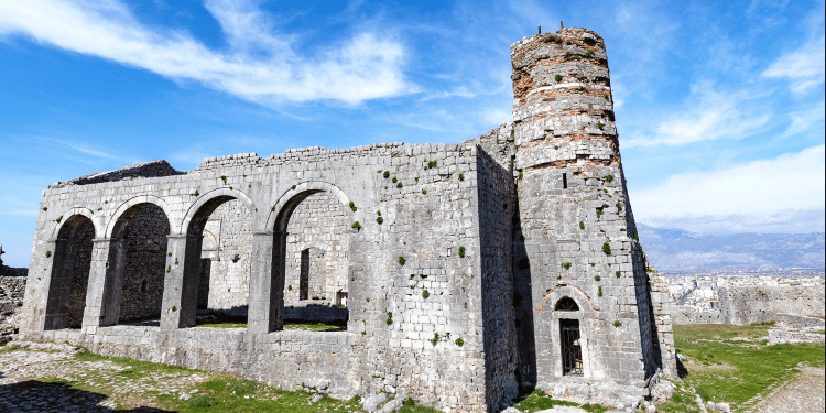 Kalaja e Rozafës, rekord vizitorësh vendas e të huaj për vitin 2023