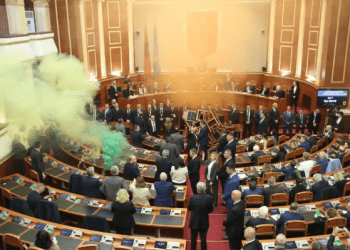 Fillon punën Kuvendi i Shqipërisë, opozita: Nuk do ketë normalitet në Parlament