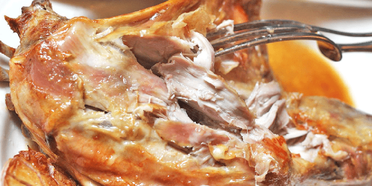 Mish qengji i pjekur me qumësht, i shkrifët e shije fantastike