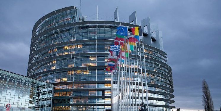 Parlamenti Evropian vërejtje dhe kritika të ashpra për Serbinë