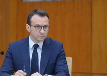 Ndalohet dinari serb në Kosovë Petkoviq i “ankohet” ambasadorit britanik