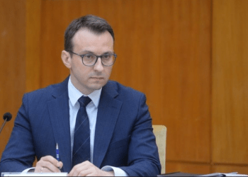Petkoviq: Beogradi në betejë diplomatike për ndalimin e transaksioneve serbe në Kosovë