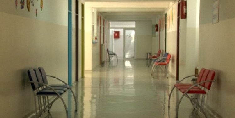 Mbeturina të shumta pranë QKMF-së në Veternik