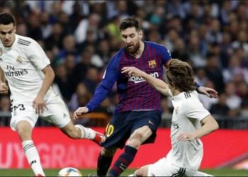 Publikohen formacionet e Real Madrit dhe Barcelona në ndeshjen e Superkupës së Spanjës