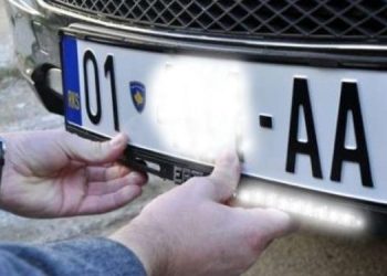 Makinat me targa RKS po lëvizin lirshëm në territorin e Serbisë