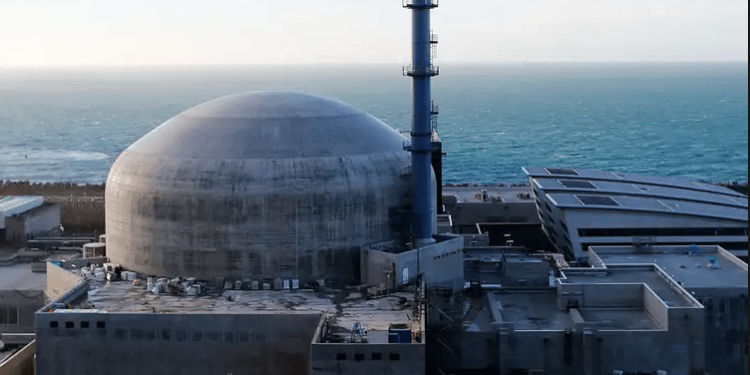 Franca do të ndërtojë 14 termocentrale bërthamore