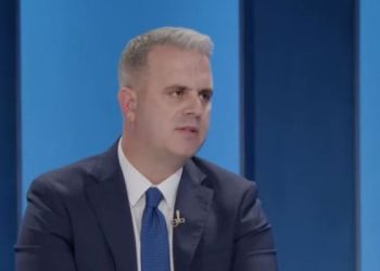 Krizë energjetike, Azemi: Na qeverisin të paaftët ky është pushtet i territ