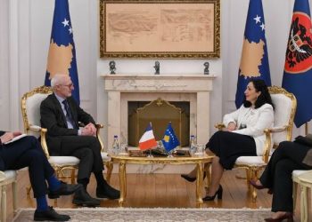 Osmani në takim me ambasadorin francez diskutojnë për procesin e dialogut Kosovë-Serbi