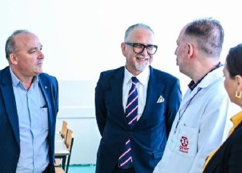 Vaksinimi i vajzave të moshës 12 vjeçare me vaksinën kundër Human Papilloma Virusit