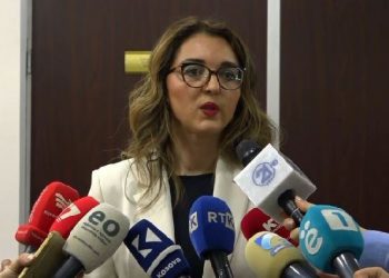 Kryeziu-Hyseni: Bislimi shpalosi dokumente konfidenciale