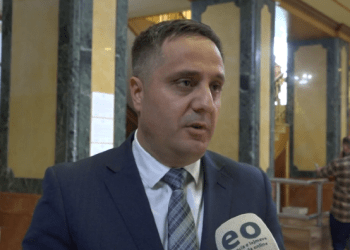 Selmanaj: Kosova nuk duhet që të diskutoj me Serbinë çështjen e përdorimit të valutave