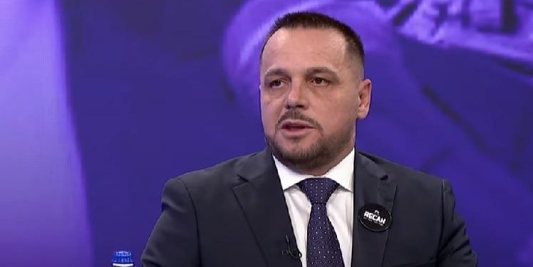 Maqedonci: Vendosja e brigadave serbe në kufirin me Kosovën, rrezik për Ballkanin