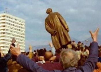 33 vite nga rënia e shtatores të diktarorit Enver Hoxhës