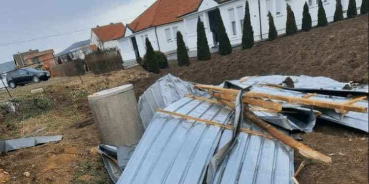 Drejtoria e Emergjencave ka intervenuar në 12 raste për shkak të erërave të forta në Prishtinë