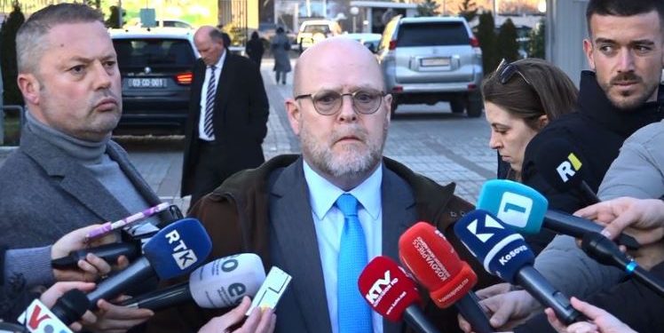 Vendimi për dinarin serb, Hovenier: Kosova rrezikon të përballet me tensione në veri