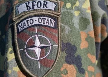 KFOR-i në Zveçan e vlerëson gjendjen të stabilizuar, largohet nga objekti