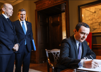 Në Irlandën Veriore, Kurti shpreh mirënjohjen për mbështetjen e Britanisë për Kosovën