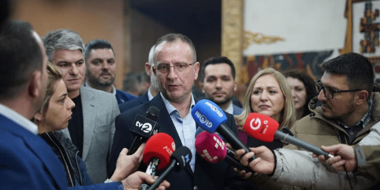 “VLEN”, bashkohet opozita shqiptare në Maqedoninë e Veriut