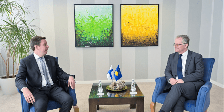 Bislimi takon ambasadorin e Finlandës, biseduan për çështjet e aktualitetit