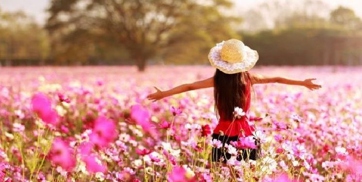 Këto janë veshjet dhe aksesorët që duhet t’i keni patjetër në sezonin pranveror