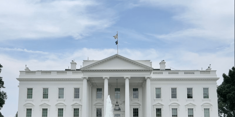 Biden thotë se do t’i vendosë veton një propozimi për ndihmë për Izraelin, po jo për Ukrainën