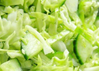 Sallatë me lakër të bardhë dhe kastravec, shije e shëndet