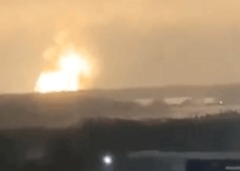 Shpërthim i madh afër fabrikës për prodhimin e raketave në Rusi