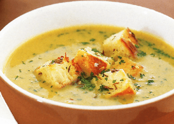 Ideale dhe e shëndetshme, supë krem me miell misri e qumësht