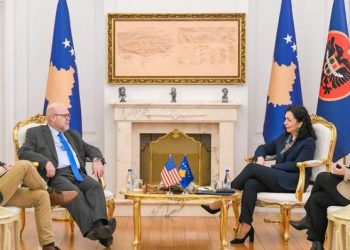 Osmani në takim me Hovenierin, diskutojnë për zhvillimet në dialogun Kosovë-Serbi