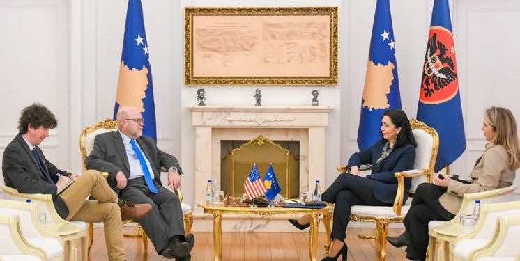 Osmani në takim me Hovenierin, diskutojnë për zhvillimet në dialogun Kosovë-Serbi