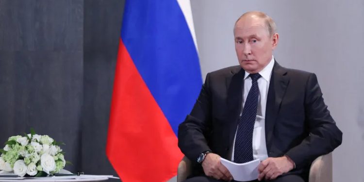 Putini paralajmëron NATO-n për trupat në Ukrainë