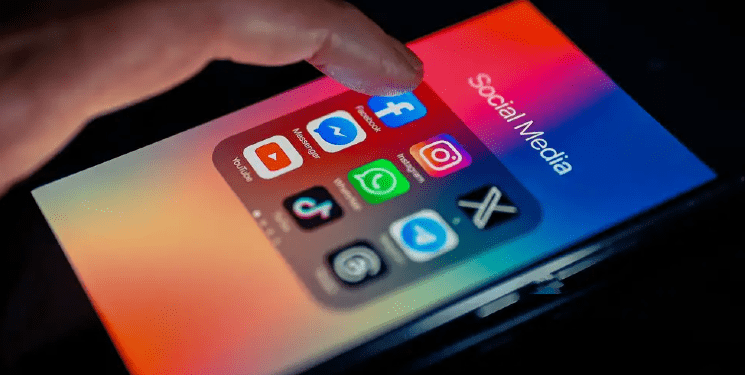 KE kërkoi nga Facebook dhe TikTok të etiketojnë falsifikimet përmes AI
