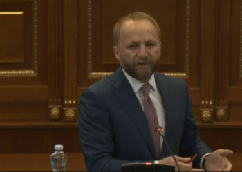 Tahiri thirrje sërish deputetëve ta votojnë Komisionin Hetimor Parlamentar për kontratat njëburimore