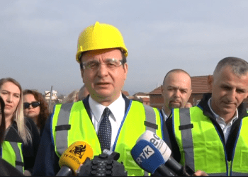 Punimi i rrugës Prishtinë-Mitrovicë, Kurti: Do përpiqemi që punimet të shkojnë mirë dhe shpejt