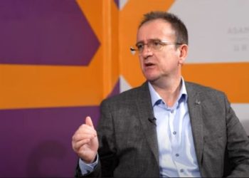 Taravari: Kurti është kryeministër model për rajonin