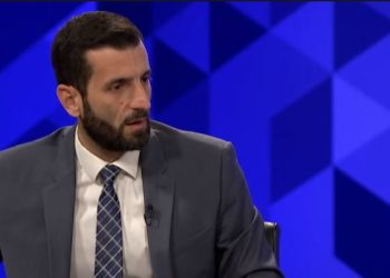 Demhasaj: Vendimi për Manastirin e Deçanit është dashur të shtyhet