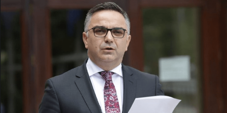 Tahiri: Demokracia në rrezik, sulmi brutal i qeverisë kundër administratës së shtetit