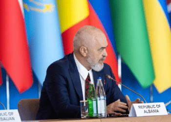 Rama: Shqipëria është 100% e mbështetur si vend në energjinë e ripërtëritshme