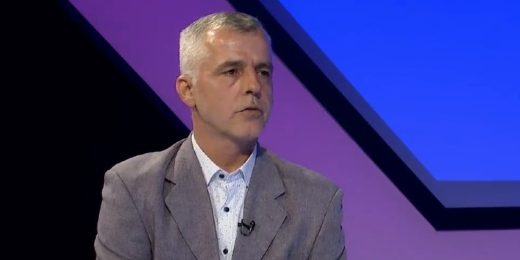 Klinaku pas ndalimit të Lushtakut nga EULEX-i: Spektakël dhe poshtërsi e radhës