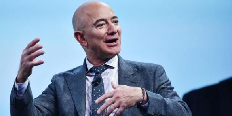 Jeff Bezos përsëri shpallet njeriu më i pasur në botë