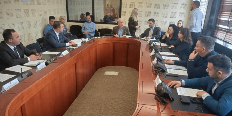 S’arrin të shtyjë para agjendën Komisioni Hetimor për Rezervat, pozita e opozita nuk po dakordohen