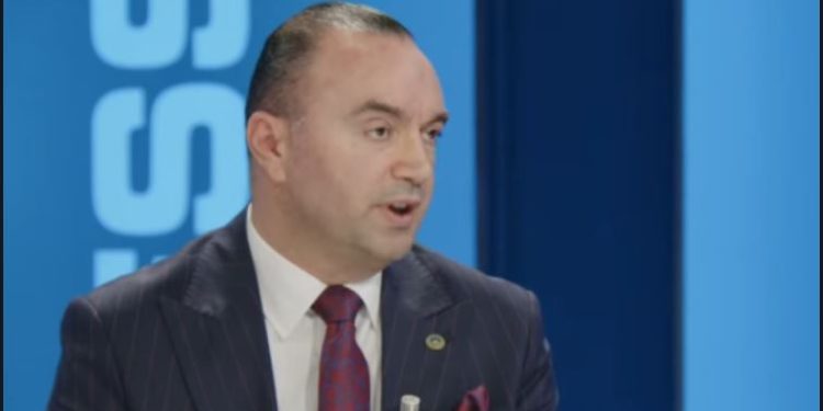 Rafuna: Investitorët e huaj po pyesin se a po bëhet luftë në Kosovë