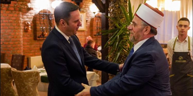 Abdixhiku shtron iftar për Tërnavën dhe BIK-un