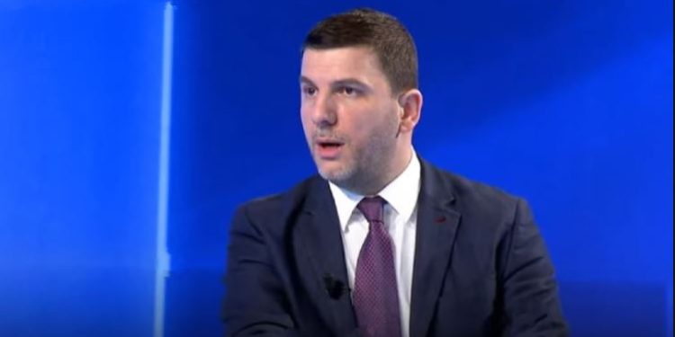 Krasniqi: Kosova ka humbur shumë nga vendimi për Manastirin e Deçanit