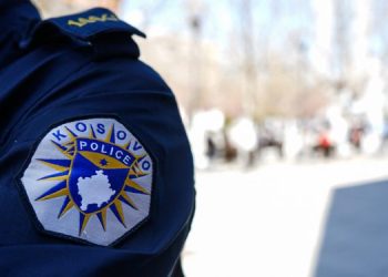 Policia shqipton 42 gjoba për automjetet me xhama të errësuar në Prizren