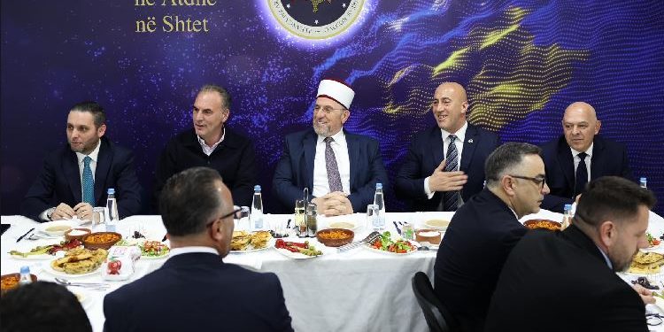 Haradinaj shtron iftar për Bashkësinë Islame të Kosovës