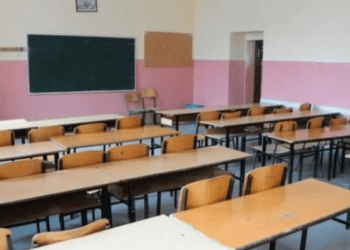 A e dini se çfarë vendimi ka marrë Drejtoria e Arsimit të Suharekës për dhuratat e 7 marsit