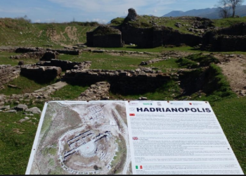 Teatri i Sofratikës në Gjirokastër, mendohet të jetë ndërtuar nga perandori Adrian 117-138 pas Krishtit