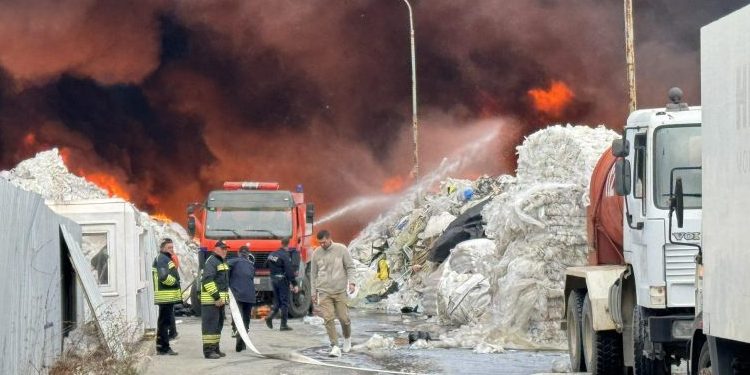 Deklarohet Prokuroria në lidhje me zjarrin në fabrikën e plastikës në Drenas