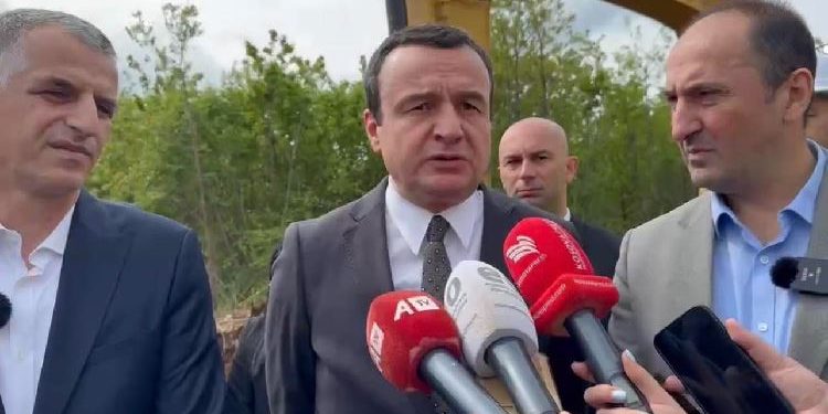 Kurti: Serbia 30 kilometra larg kufirit të Kosovës është duke zhvilluar ushtrime ushtarake